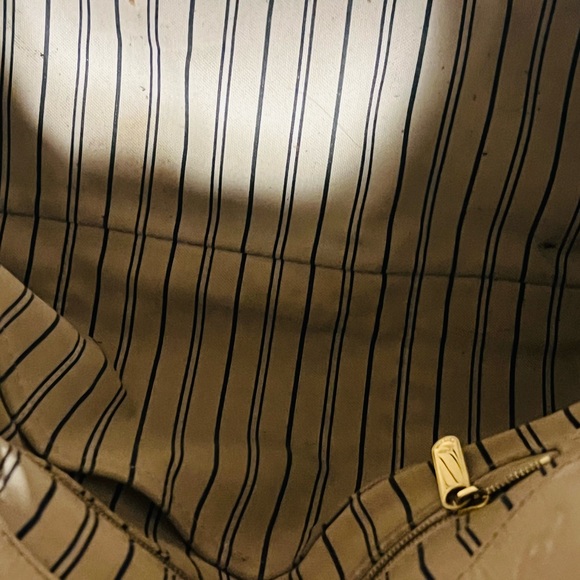 Louis Vuitton Artsy MM in White Monogram Empreinte leather - Picture 7 of 9